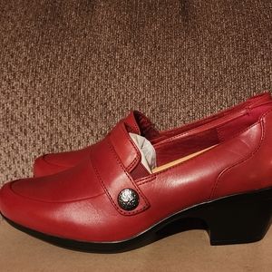 Clarks Women's Emily Andria Red Loafer Shoes 9 M NEW